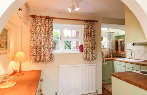 Vine Cottage - Photo 6