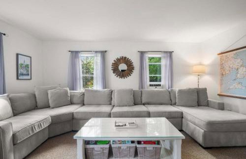 Walk to Water Access to Hiking Trails! - Foto 9