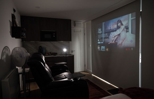 Luxury Waterfront Self-Catering Cabins - Photo 32