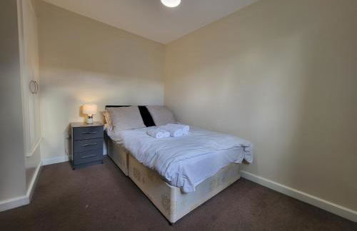 Great Apartment Next To Tooting Bec Tube Station! - Photo 3