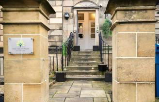 3-Bed Georgian Townhouse Next to Wellbeing Clinic - Foto 52