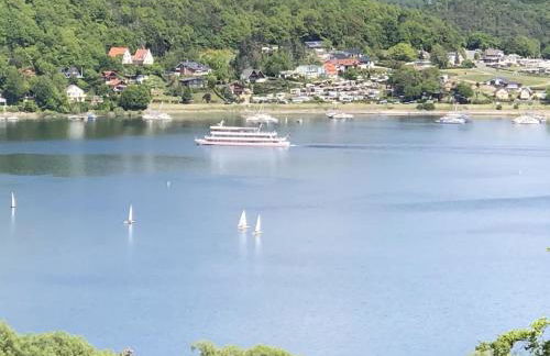 Haus mit Seeblick - Terrassen - großzügig auf 2 Ebenen - freistehend 1.000 qm - Foto 9