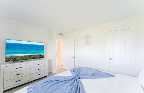 Modern Two Bedroom Suite with 2 King Beds Pool and Steps from the Beach - Foto 21