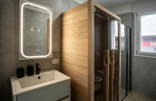 LuxeDesign Apartment - Photo 19