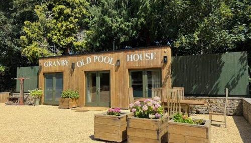 The Old Pool House, Stylish Large Studio in Private Country Estate with Air Con - Foto 2