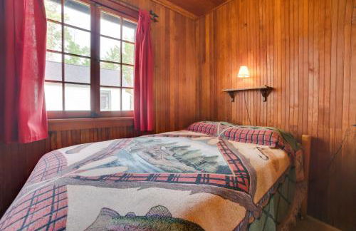 Sandy Beach and Sunset Views Cedarville Cabin 3! - Foto 12