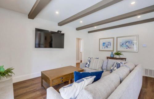 Gorgeous Upgraded 5 Bedroom & 3 Bath Home with pool - Foto 72