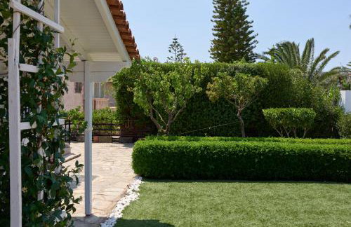 D & K Vacation Villa Anavissos - Photo 34