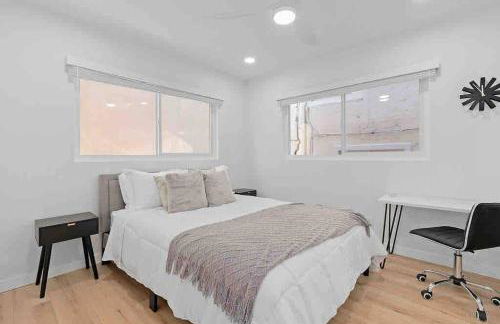 Brand New Ocean-View Beach Home Steps to the Sand! - Foto 30