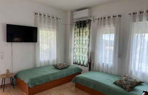 Comfortable Home - Photo 45