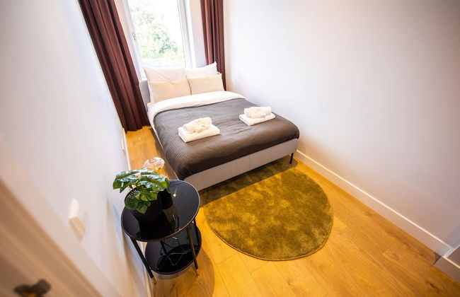 Spacious 2 Bedroom Serviced Apartments 71-77m2 - Photo 19