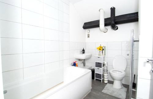 2BR Flat WiFi, Parking Contractors & Families - Foto 28