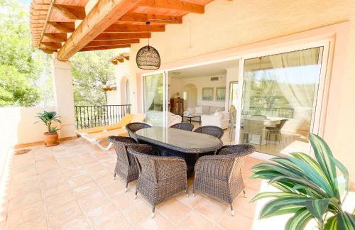 Altea Hills 3BR House with Private Garden - Photo 2