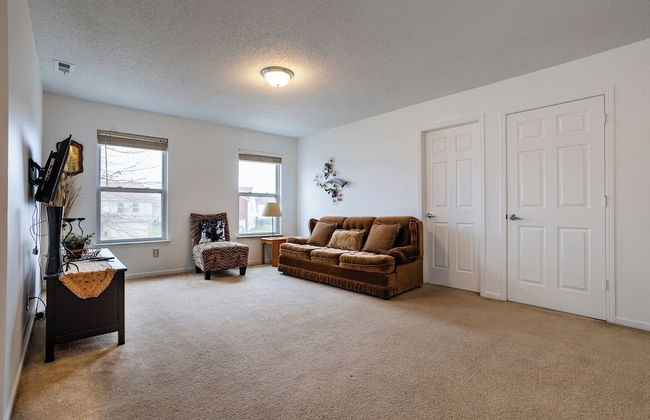 Spacious 4BR Home With Pool in Indianapolis - Foto 28