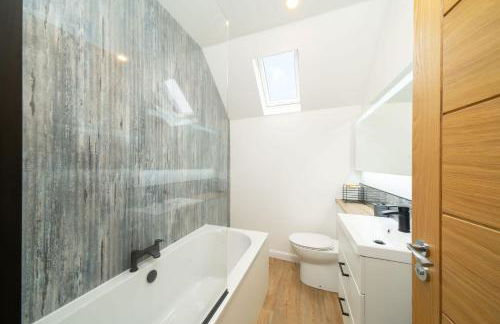 The Corner House - Photo 18