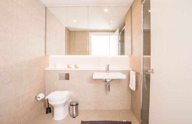 Luxury 2bed2bath APT @opaltower +view - Photo 26