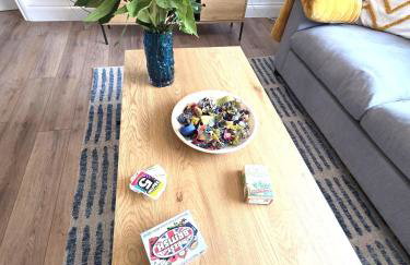 Modern One Bed Flat at Dawe Luxury Suites - An Entire Apartment near Ely Cathedral & Train Station - The Perfect Gateway to Explore Ely, Cambridge, Norfolk & London - Sleeps up to 4 - Photo 17