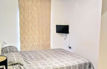 New Central Woking 1 and 2 Bedroom Apartments with Free Gym, close to Train Station - Photo 39