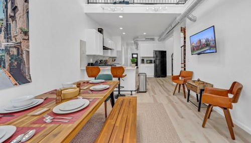 Stylish And Roomy Full House Dtwn - Photo 2