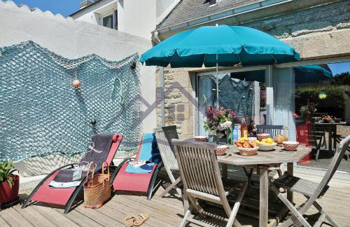 LocaLise - M3A La Maison du pêcheur au Guilvinec - Chambres vue mer - A 20m de la mer située à la pointe de Men Meur - Tout à pied, plage, port, centre, commerces, marché - Wifi inclus - Linge de lit inclus - Jardin clos - En option , ménage et serviettes - Foto 2