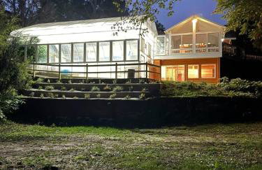 Majestic Cottage Estate with Indoor Heated Pool - Foto 39