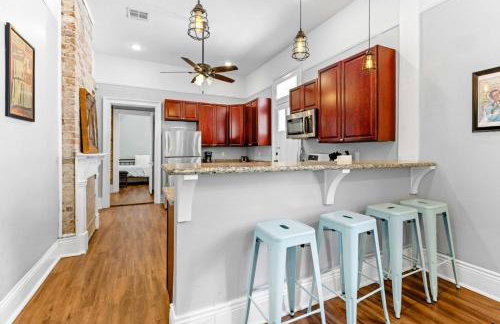 St Ann Creole Victorian - 5 bed-5 bath - Photo 3