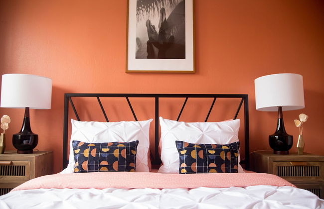 Beverly Boulevard! Cozy Studio! Sleeps 2! - Photo 5