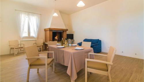 Gorgeous Apartment In Valnogaredo Pd - Foto 3