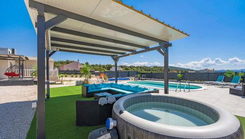 Villa VERONICA with CINEMA PROJECTOR by the HEATED POOL and JACUZZI - Foto 2, Shower