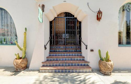 Visit the Beach from a Historic Downtown Apartment - NRP21-00092 - Foto 41