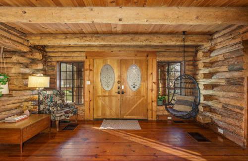 Log Cabin sleeps 20 with hot tub, EV Charger, firepit - Foto 18