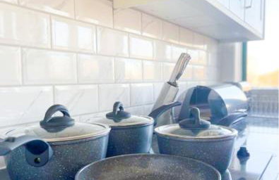 The Felix Apartments - 1 Bedroom - WIFI - FREE Parking - Photo 13