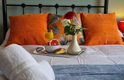 The Kingfisher, by Spires Accommodation a great location for visiting the NEC and Drayton Manor - Foto 2