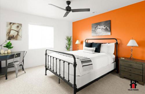 Sonoran Desert Getaway with Cowboy Tub - Photo 8