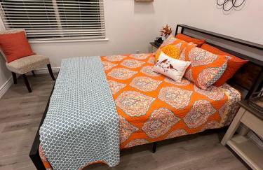 2BR Gem: Modern Comfort & Style - Foto 19