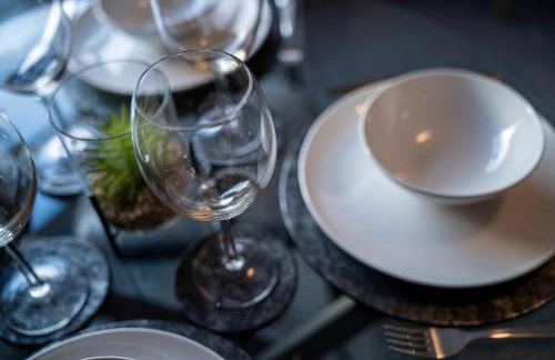 Cosy 3-Bed House With Parking, 5 Mins to QE & Uni - Photo 41