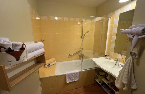 2 pièces pour 5 personnes, tout pédestre, pistes a 3mn, vue exceptionnelle - Photo 7