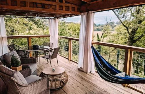 Magical Tennessee Tiny House with a Rooftop Deck - Foto 8