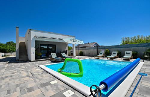 Holiday house Sara with heated pool - Photo 1