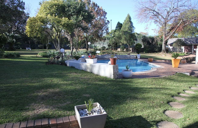 Private Cottages - Photo 1