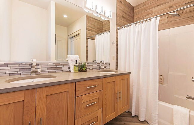 Rooftop Deck Walk to River Downtown Fire pit - Foto 8