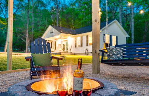 NEW! Shenandoah family & dog friendly cabin - 5 min walk river with private river access, BBQ, playground, fire pit - Foto 36