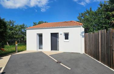 Le Petit Ecureuil charmant gîte jardin terrasse - Foto 19