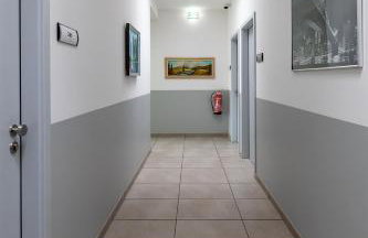 BOARDINGHOUSE KAYSER Günstige Monteursunterkunft, Monteurwohnung in Hanau bei Frankfurt am Main und Aschaffenburg, KOSTENFREIE PARKPLÄTZE! - Foto 3