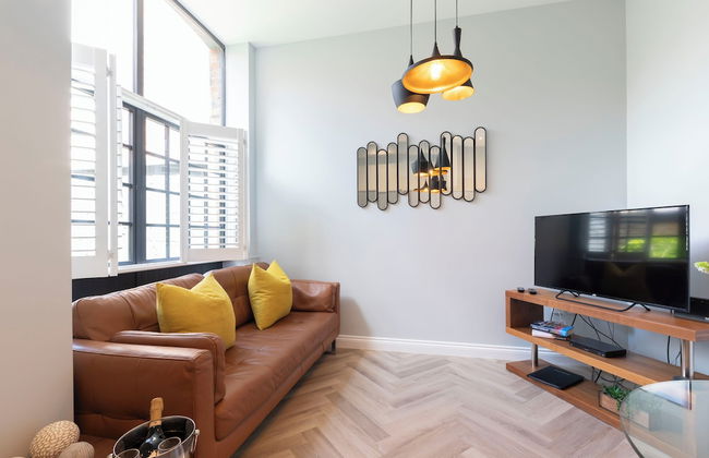 Elliot Oliver - Stylish 2 Bedroom Town Centre Apartment - Photo 9