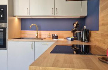 SUPERBE APPARTEMENT porte de la Cité Médiévale à SOMMIERES entièrement rénové très bien équipé 6 pers balcon clim parking privé devant - Foto 10