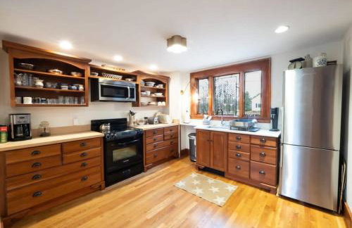 Berkshire Vacation Rentals: Centrally Located Historical Home - Foto 2