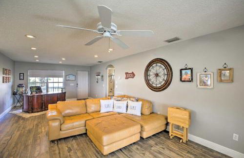 Waterfront Lake Placid Home with Dock and Fire Pit - Foto 5