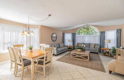 NEAR DIS & Sleeps 10! TWO King Master BR Suites, Bunks For The Kids, Private Patio, NO Steps, Pool, LOW Rates! - Foto 61