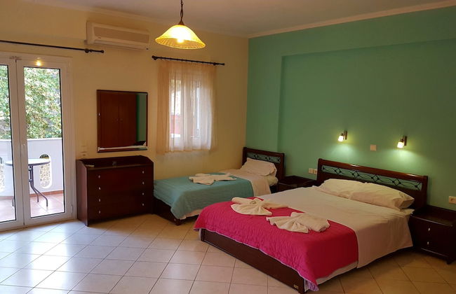 Oasis Exclusive - Photo 37